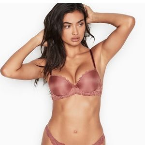 Victoria’s Secret Lightly Lined Demi Bra